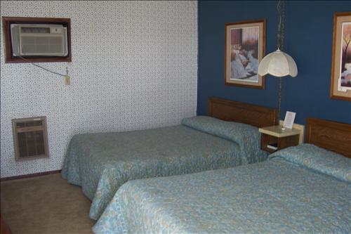 Redwood Motel Wasta Room photo